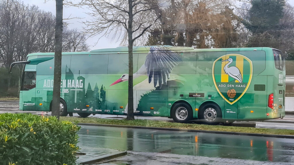 Deftige bus van ADO Den Haag, dag 1484