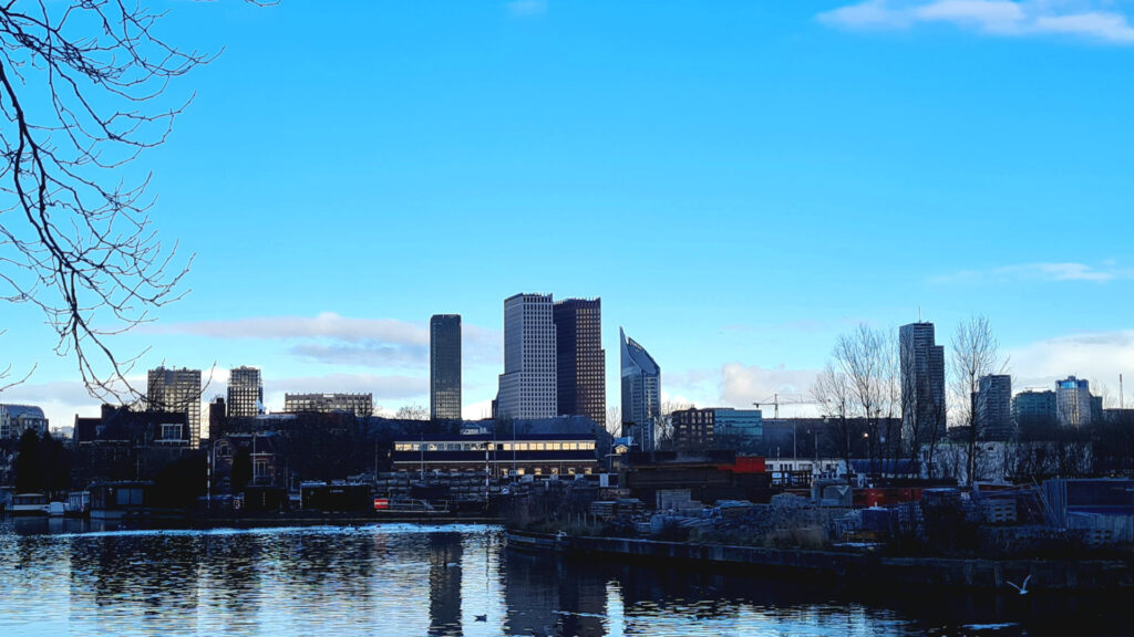 Indrukwekkende skyline met mooi luchtje, dag 1479