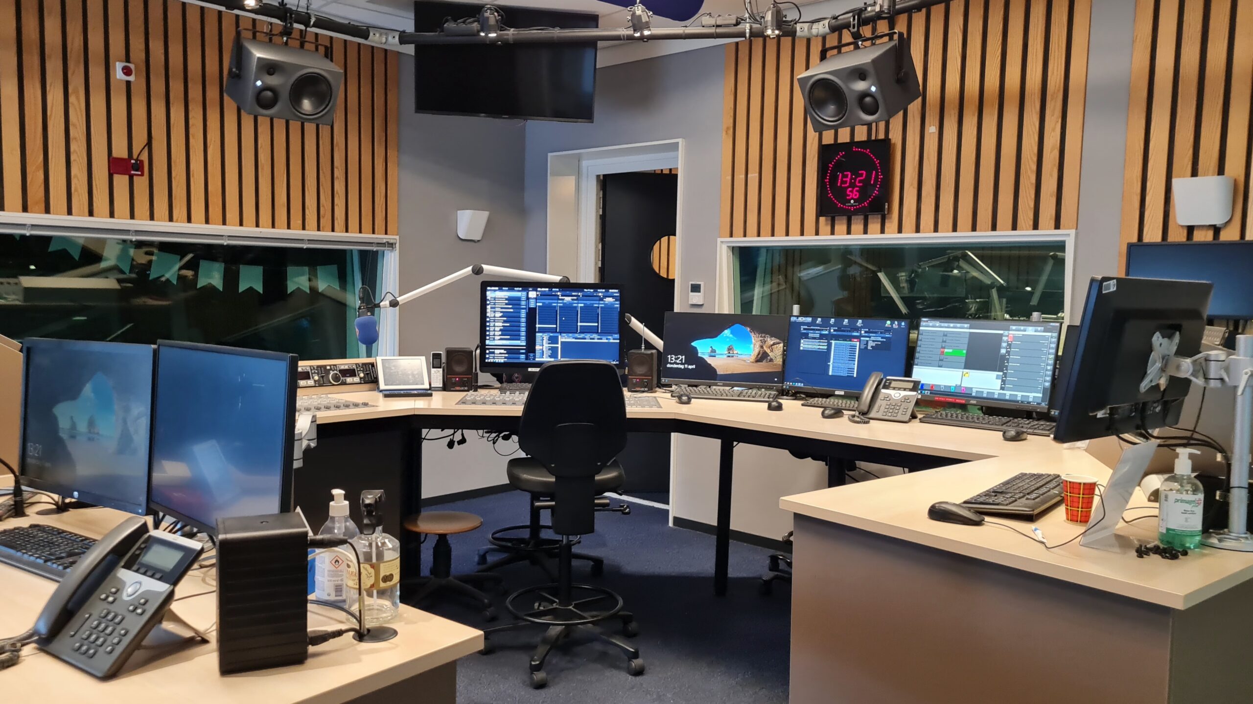 Vanmiddag een kijkje in een radio studio, dag 1563